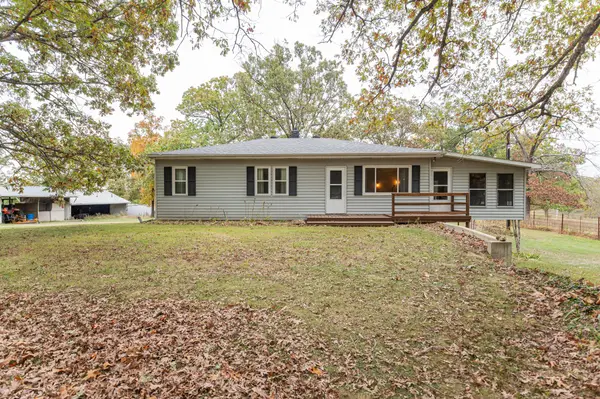 11276 State Route H, BELLE, MO 65013