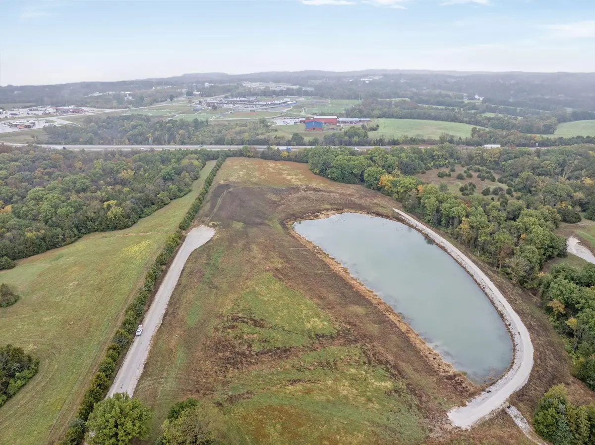 16354 Old 5 Dr Dr, Boonville, MO 65233 - Image #1