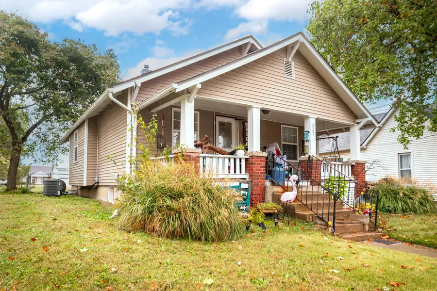 261 W Jackson St, Marshall, MO 65340 - Image #2