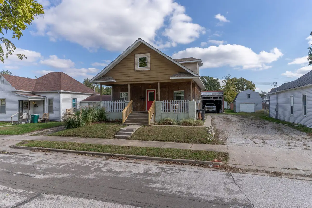 408 Monroe Ave, Moberly, MO 65270 - #1
