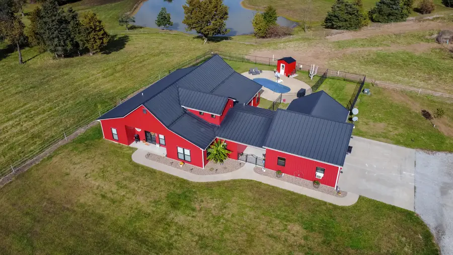 17950 N Old No. 7, Sturgeon, MO 65284 - Image #2