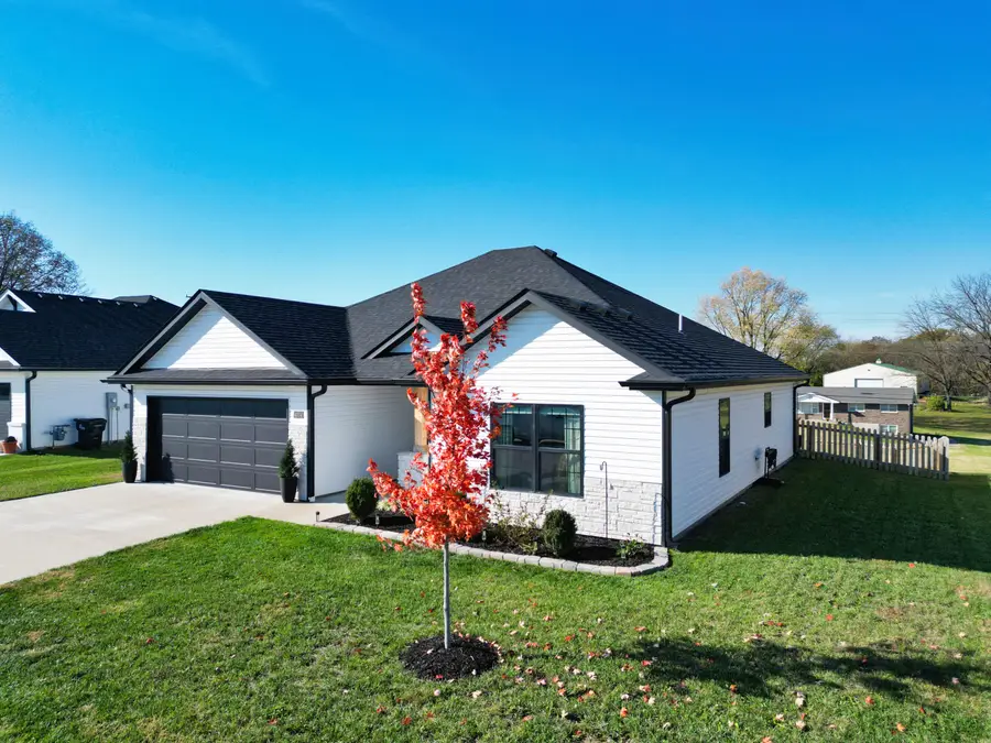 4004 Clydesdale Dr, Columbia, MO 65202 - Image #2