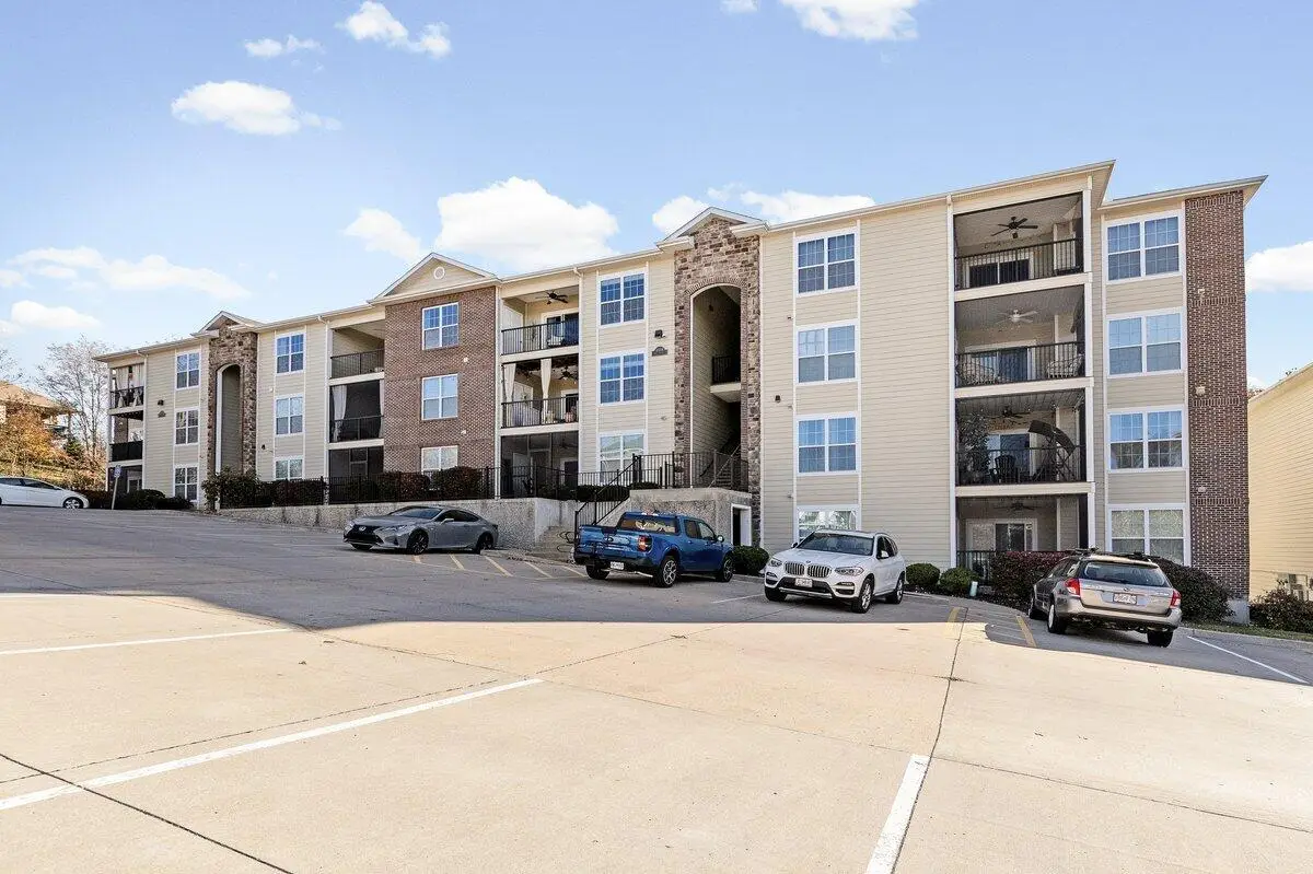4004 W Worley St #302, Columbia, MO 65203 - Image #1