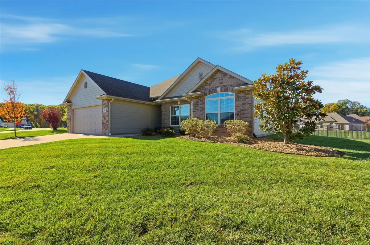 5322 Harbor Town Dr, Columbia, MO 65201 - #1