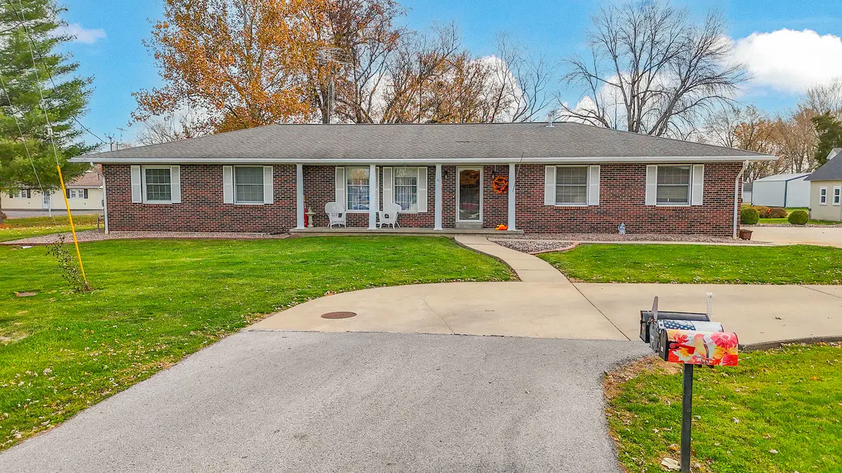 111 Charles St, Shelbina, MO 63468 - Image #1