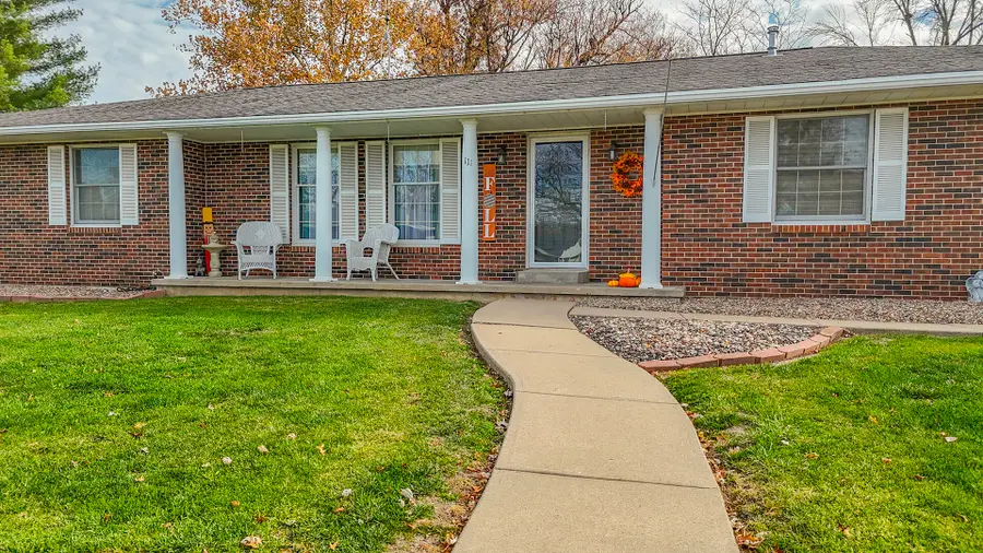 111 Charles St, Shelbina, MO 63468 - Image #2