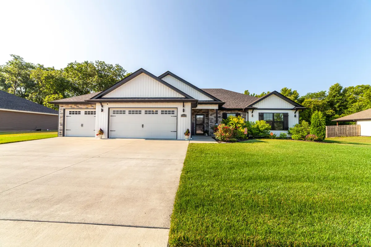 14581 Wellstead Dr, Hallsville, MO 65255 - Image #1