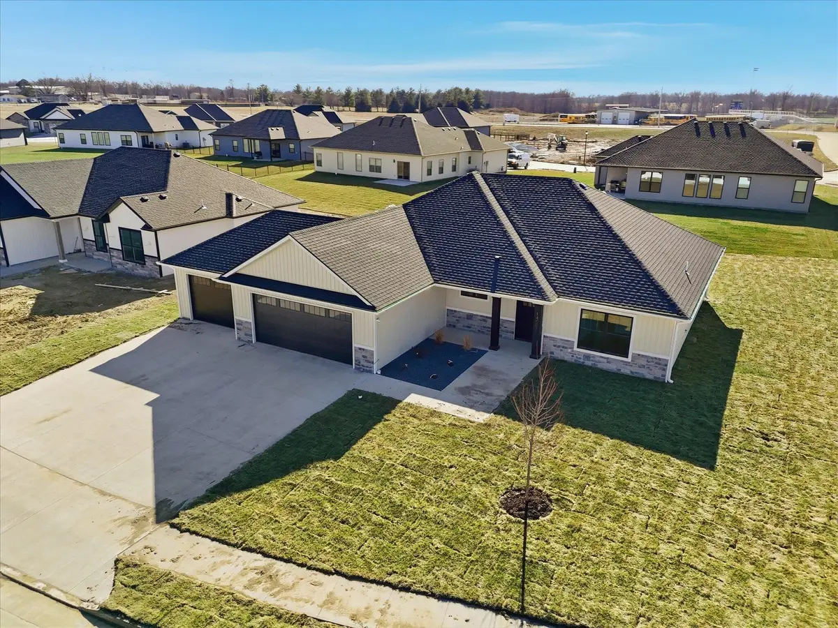14591 Wellstead Dr, Hallsville, MO 65255 - Image #1