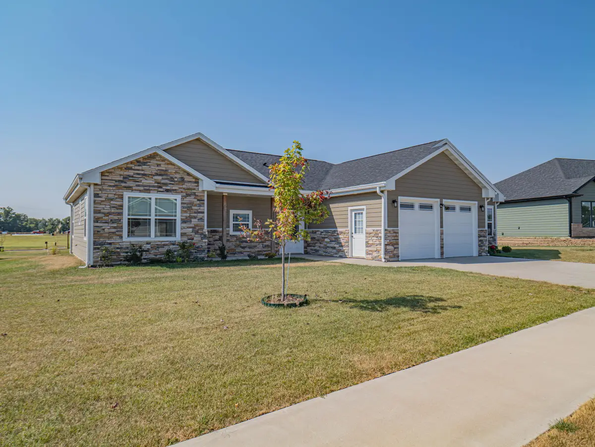2105 Vinny Ave, Moberly, MO 65270 - Image #1