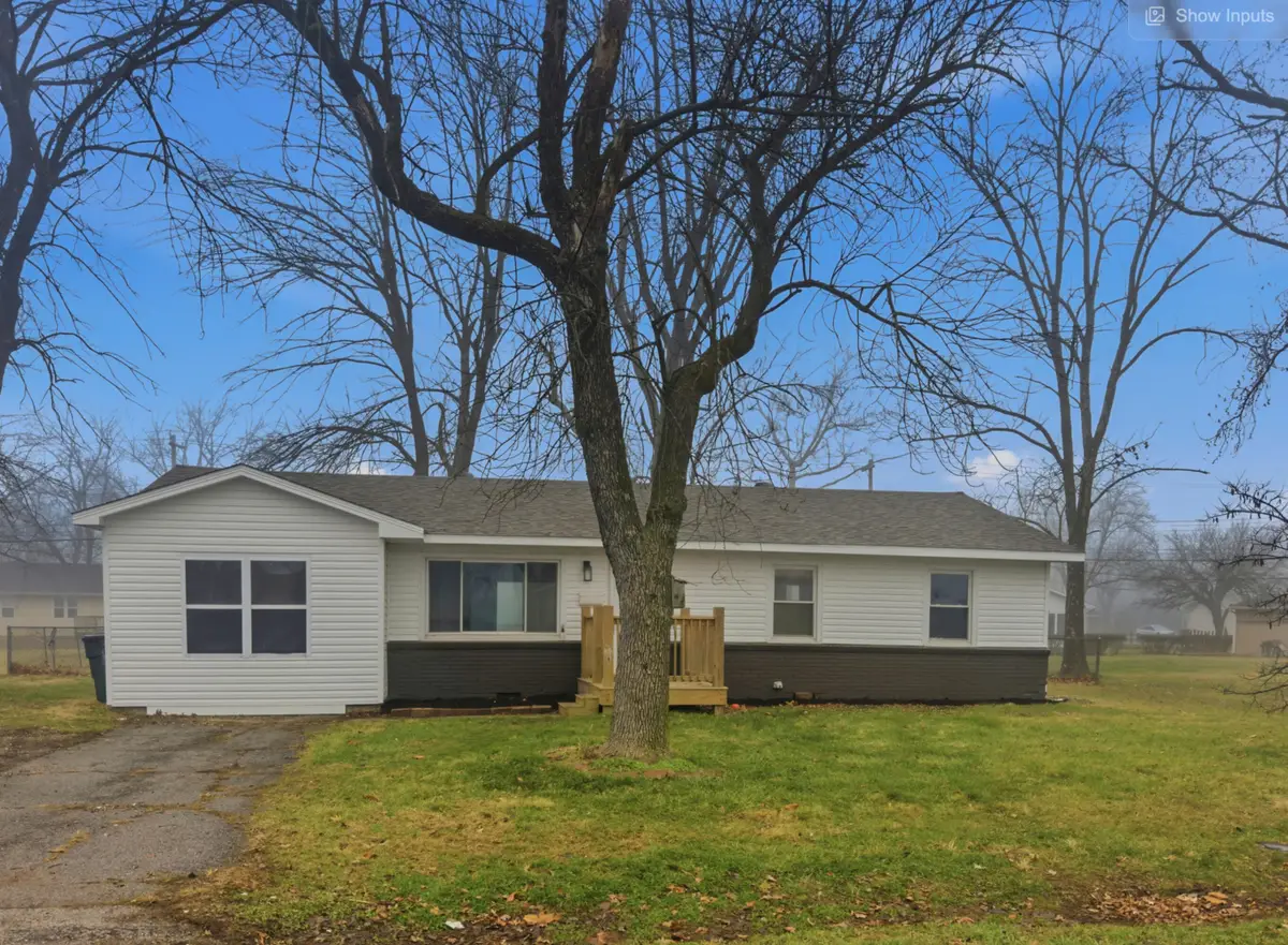 805 S Rollins St, Centralia, MO 65240 - Image #1