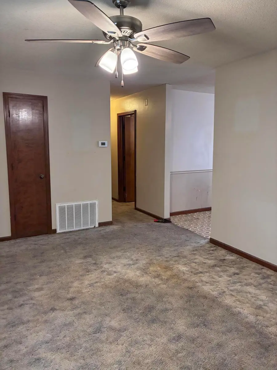 104 Edgewood Dr, Hallsville, MO 65255 - Image #3