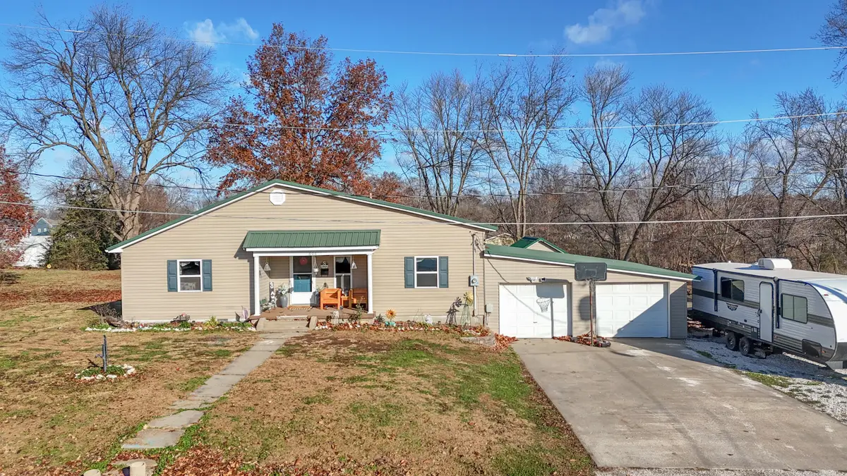 606 E 4th St, Salisbury, MO 65281 - Image #1