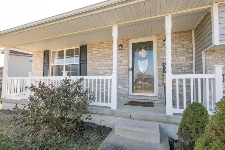 280 Brookstone Dr, Holts Summit, MO 65043 - Image #2