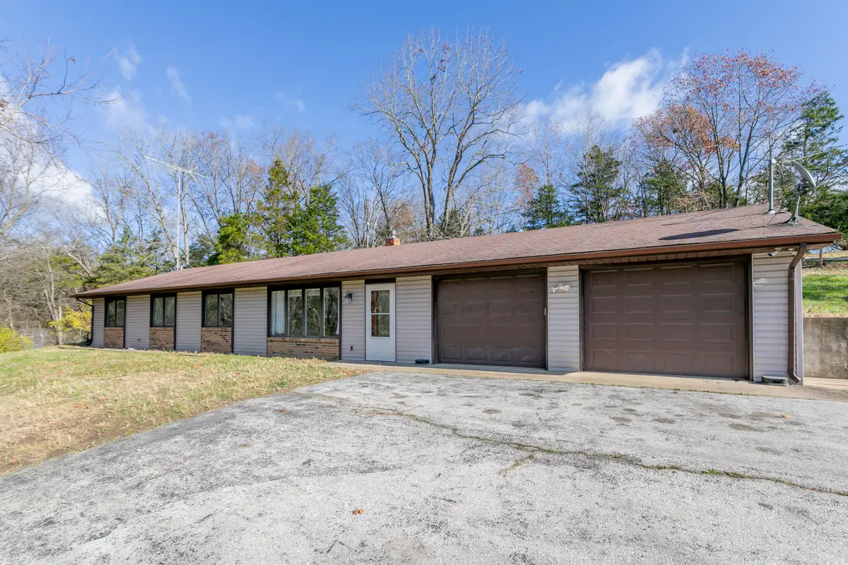 5700 E Lee Rd, Hartsburg, MO 65039 - Image #1