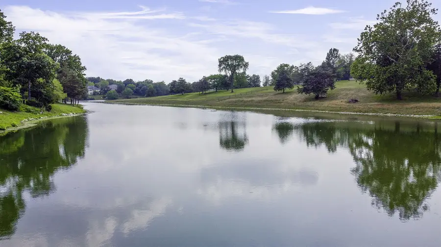 1879 N Waterfront Dr #F, Columbia, MO 65202 - Image #2