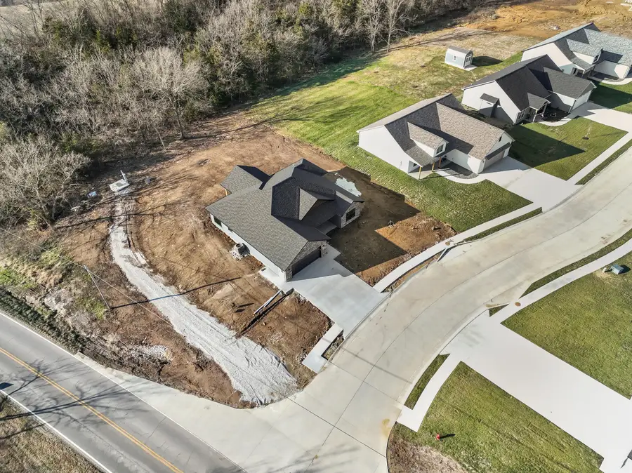 10897 Country Aire Meadows Ct, Holts Summit, MO 65043 - Image #2