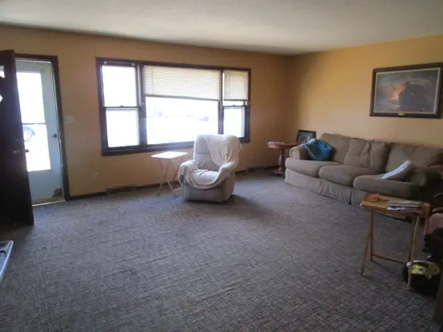 909 S Rollins St, Centralia, MO 65240 - Image #3