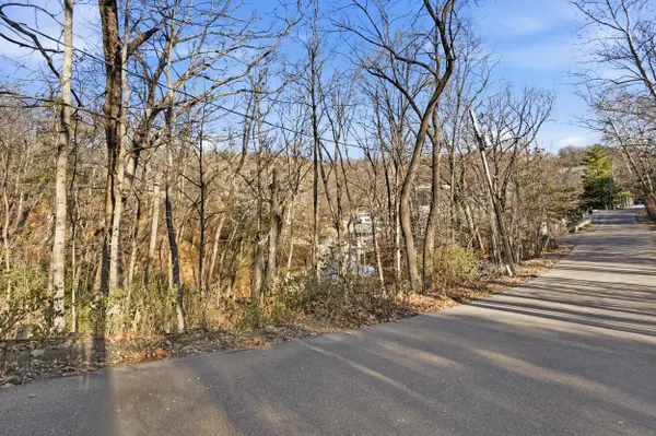 Black Hawk Circle, LAKE OZARK, MO 65049