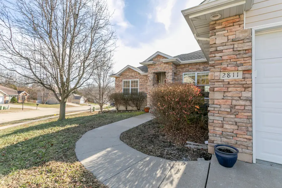 2811 Waynesboro Dr, Columbia, MO 65202 - Image #2
