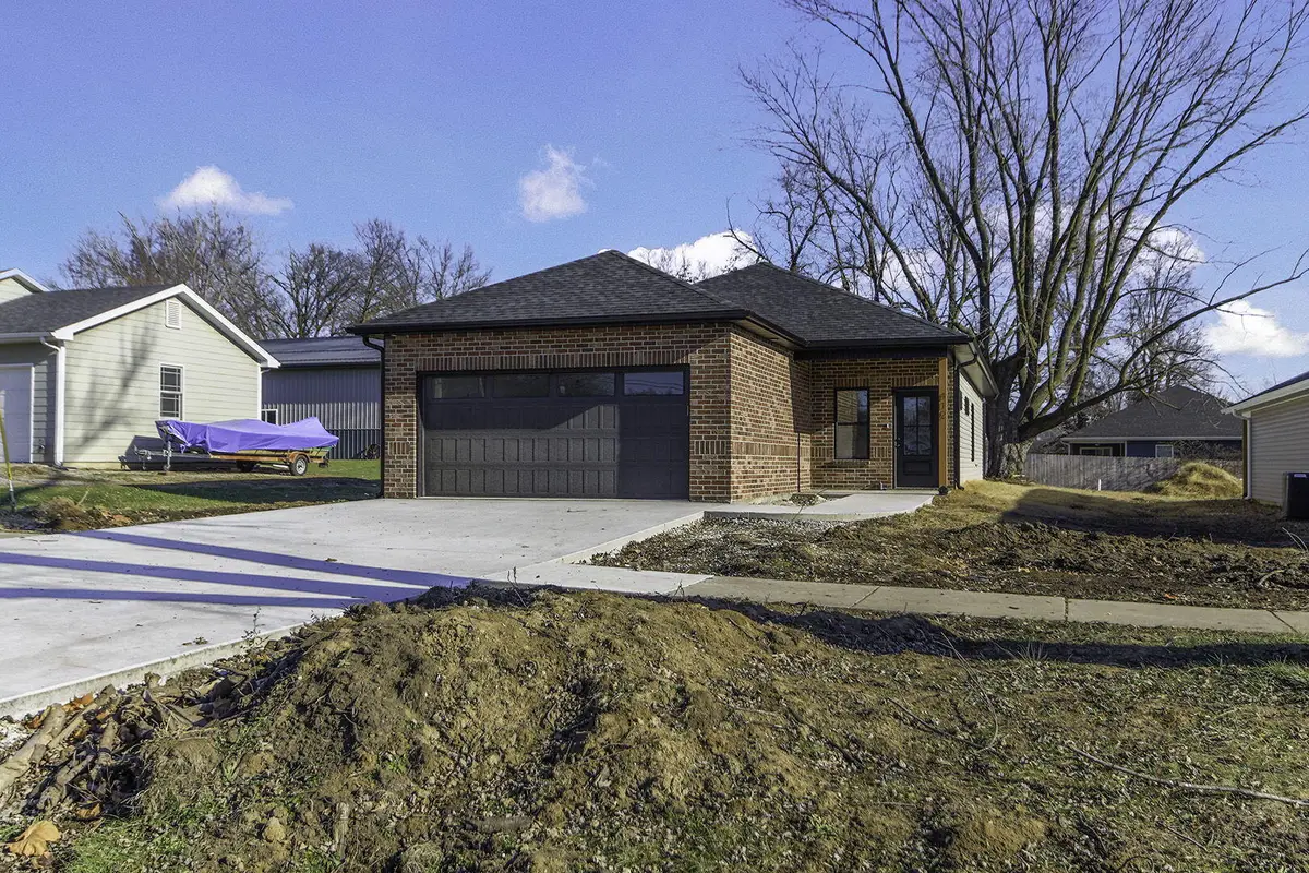 412 N Ogden St, Sturgeon, MO 65284 - Image #1