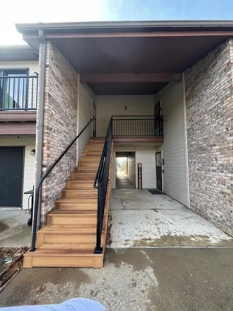 1877 N Waterfront Dr #H, Columbia, MO 65202 - #2