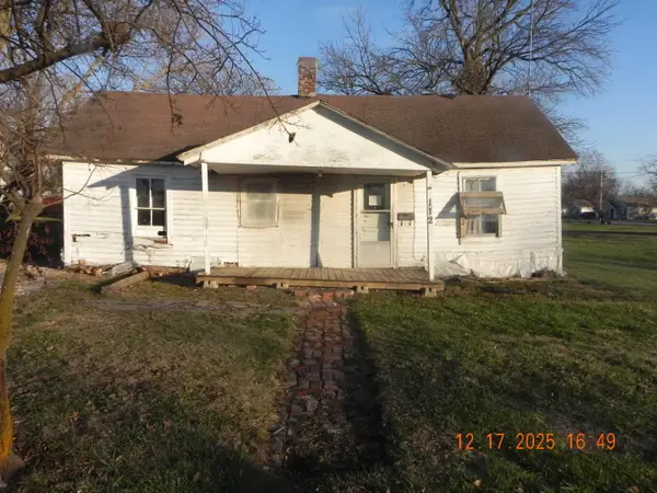 112 S Columbia St, CENTRALIA, MO 65240