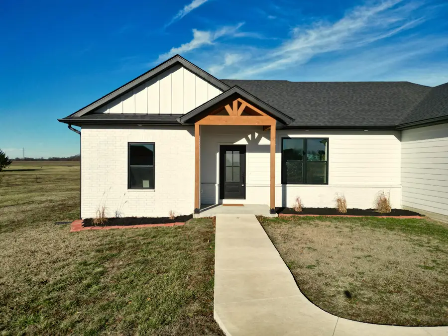 23365 N Lark Song Ln, Sturgeon, MO 65284 - Image #2
