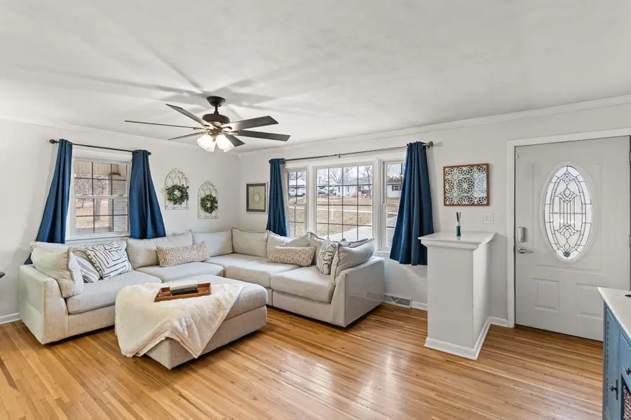 2224 S Country Club Dr, Jefferson City, MO 65109 - Image #3