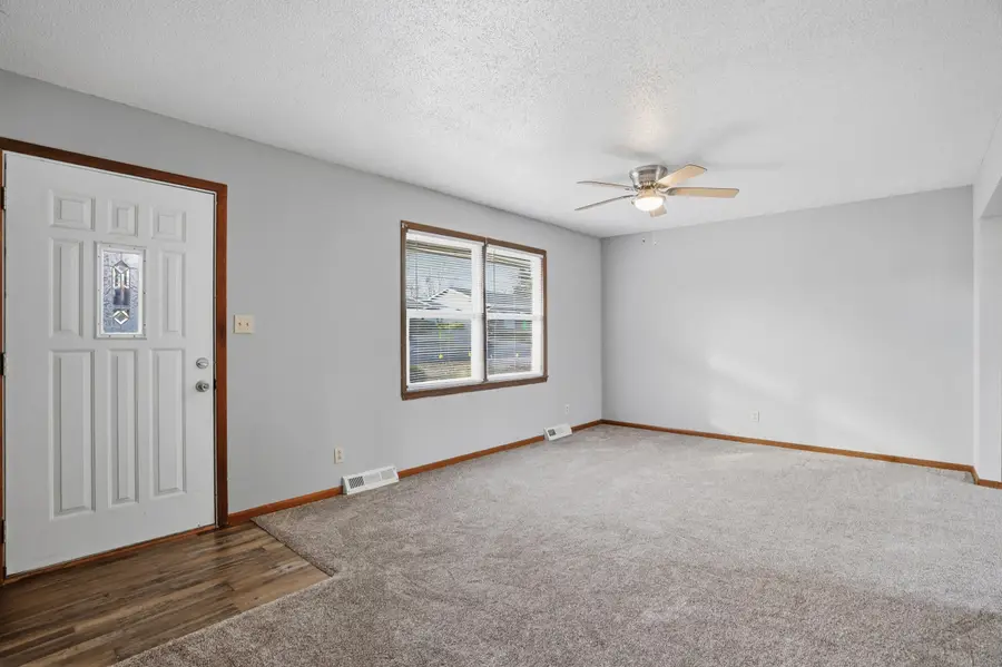 111 E Alhambra Dr, Columbia, MO 65203 - Image #2