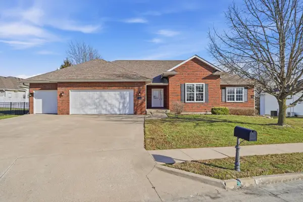 100 Shad Bush Dr, COLUMBIA, MO 65203