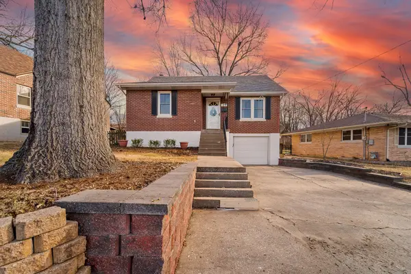 2023 Meadow Ln, JEFFERSON CITY, MO 65109