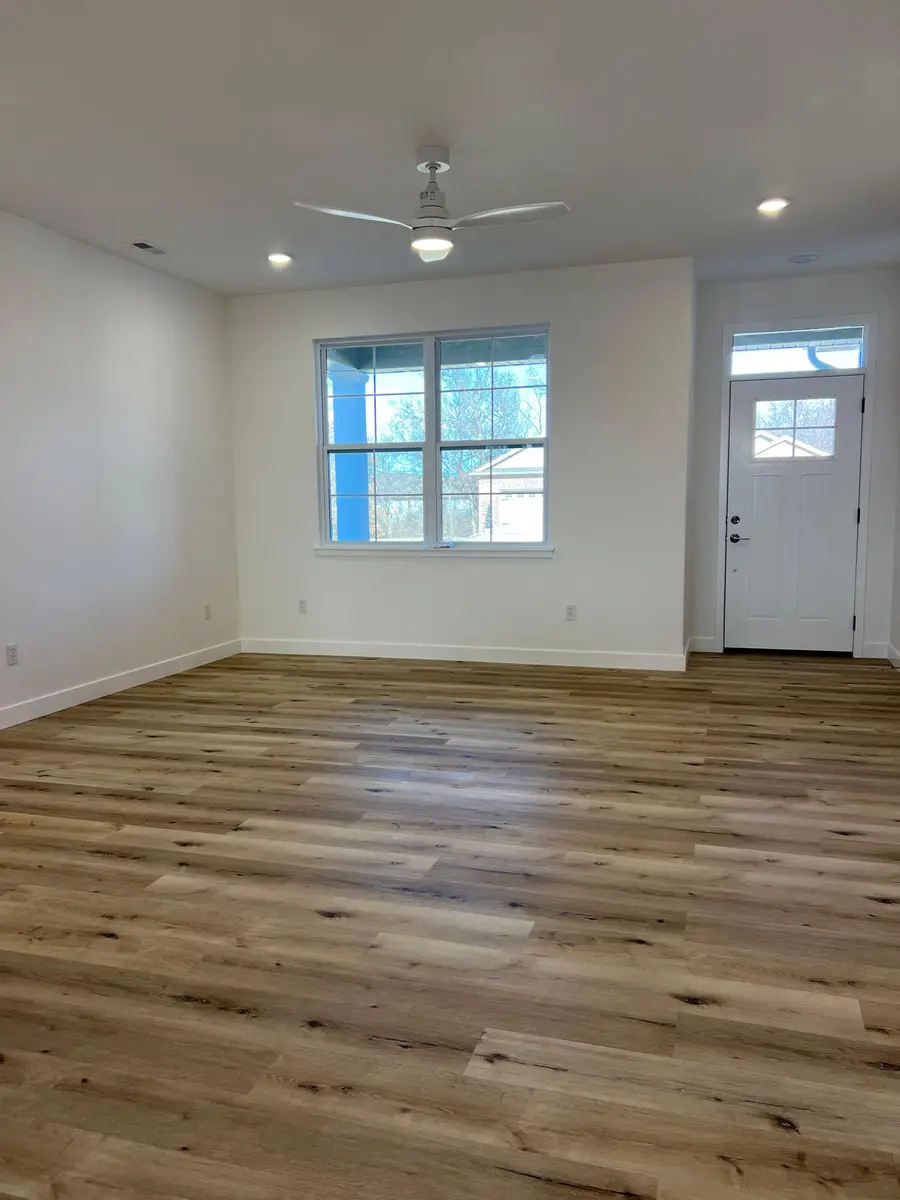 200 Corcoran Dr, Columbia, MO 65202 - Image #2