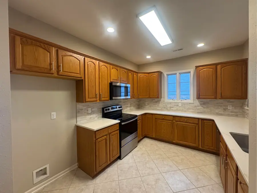 1827 Scarborough Dr, Columbia, MO 65201 - Image #2