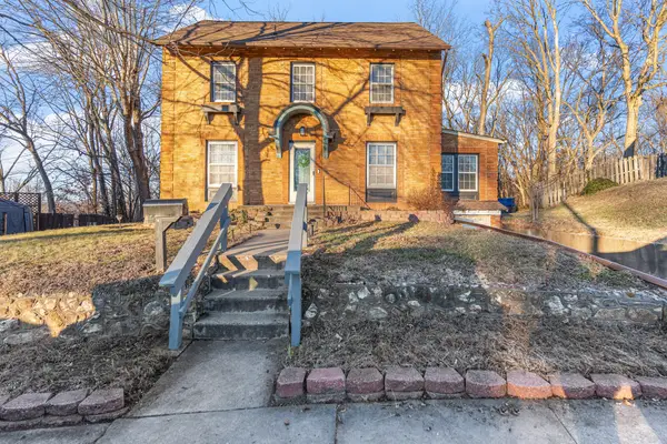 9 Riverside Dr, BOONVILLE, MO 65233