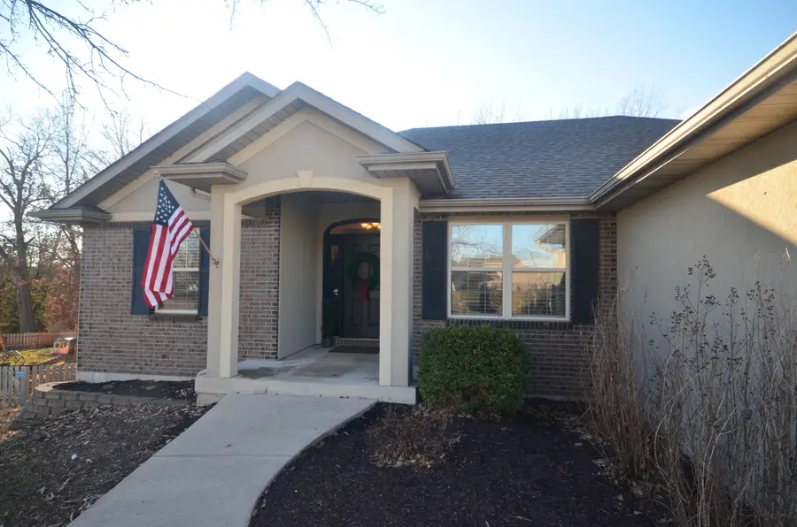 1902 Longstreet Dr, Columbia, MO 65202 - Image #2