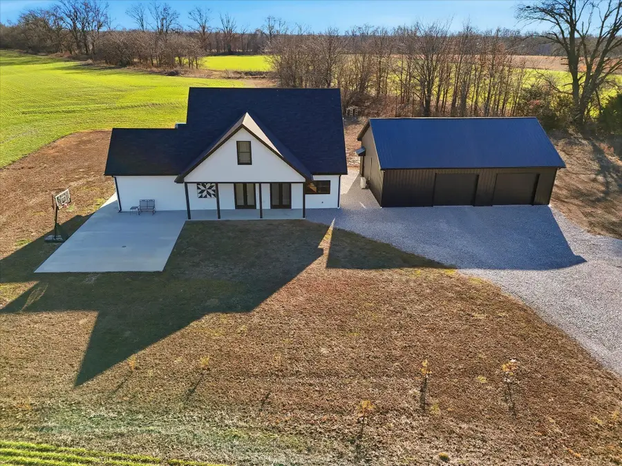 6595 E Low Crossings Rd, Hallsville, MO 65255 - Image #3