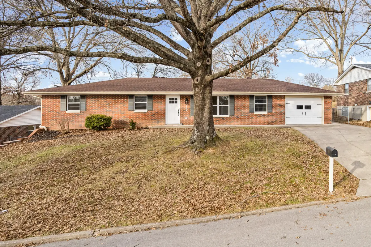 709 Geneva St, Jefferson City, MO 65101 - Image #1