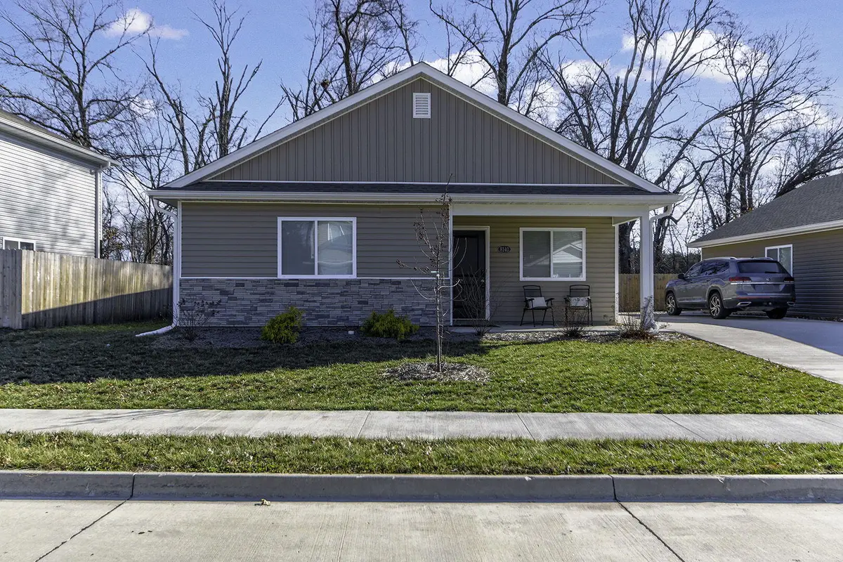 8140 N Glen Meadow Dr, Columbia, MO 65202 - Image #1