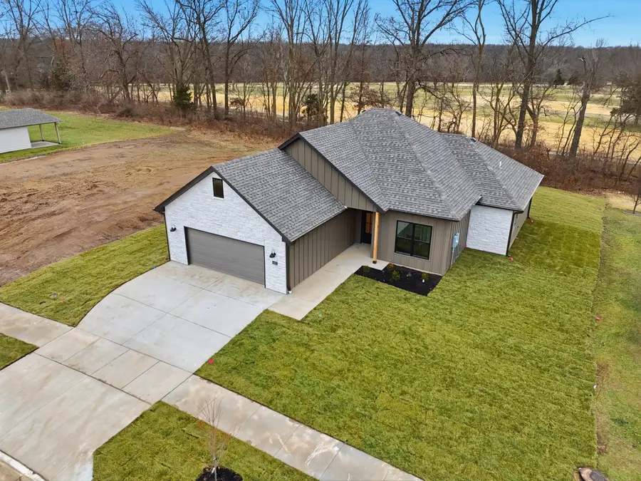 6812 Armstrong Dr, Columbia, MO 65202 - Image #3