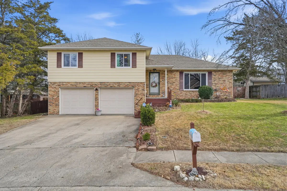 5008 Cedar Ridge Dr, Columbia, MO 65203 - Image #1