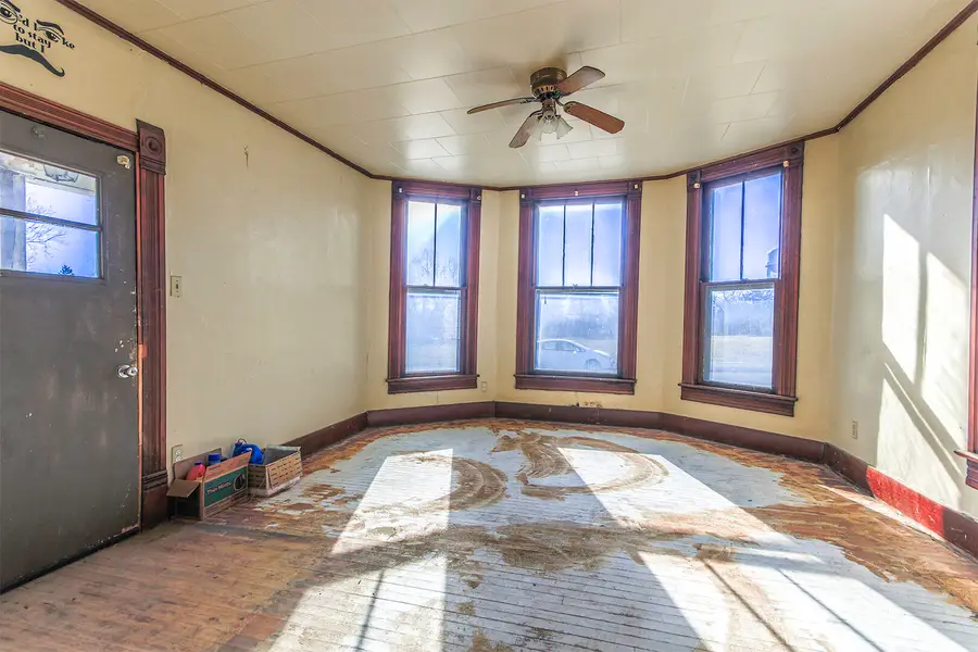 409 Barrow St, Moberly, MO 65270 - Image #2