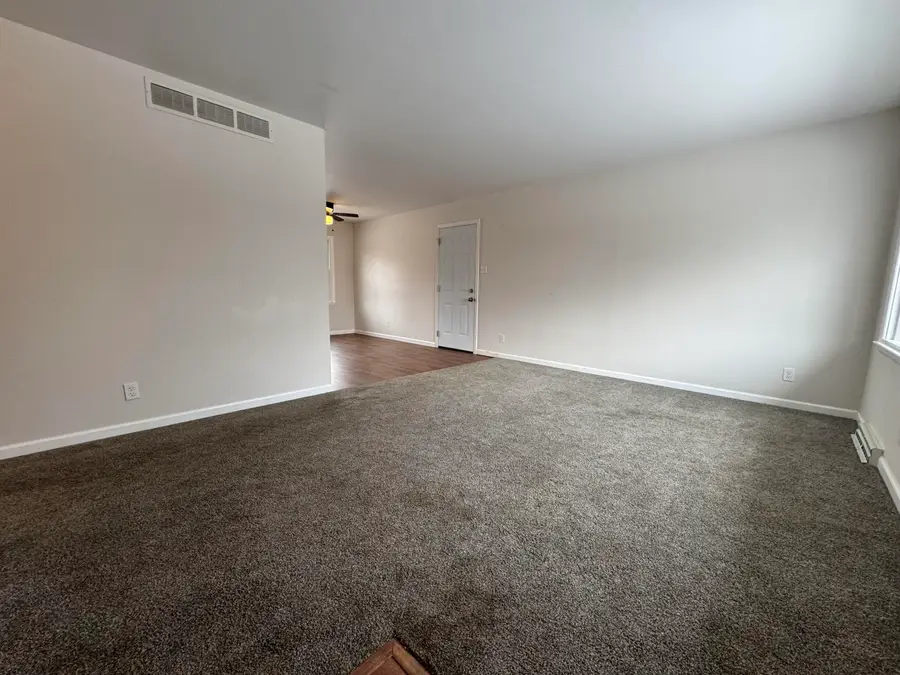 114 W Phyllis Ave, Columbia, MO 65202 - Image #2