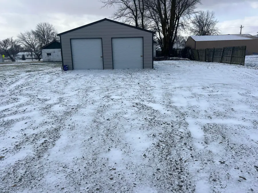 110 W Davis St, Sturgeon, MO 65284 - Image #3