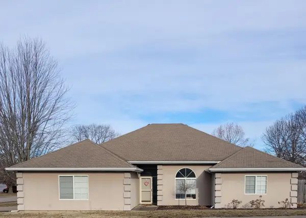 4504 Royal Lytham Dr, COLUMBIA, MO 65203