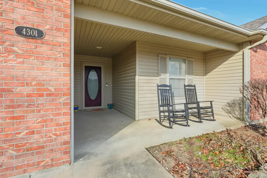 4301 Cotton Wood Dr, Columbia, MO 65202 - Image #2