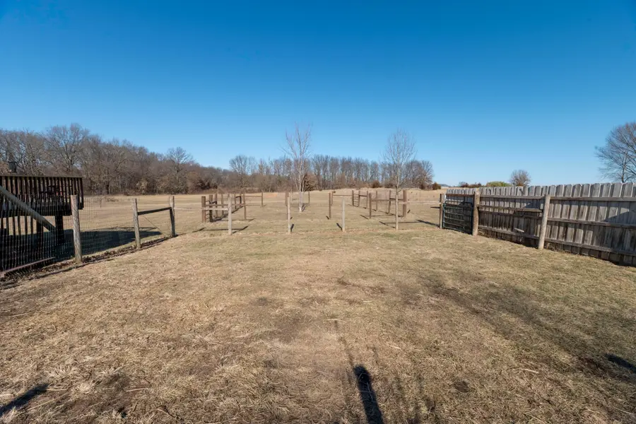 9325 E St Charles Rd, Columbia, MO 65202 - Image #3