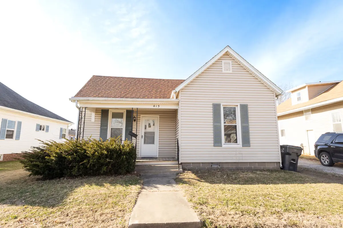 415 Mckinley Ave, Moberly, MO 65270 - #1