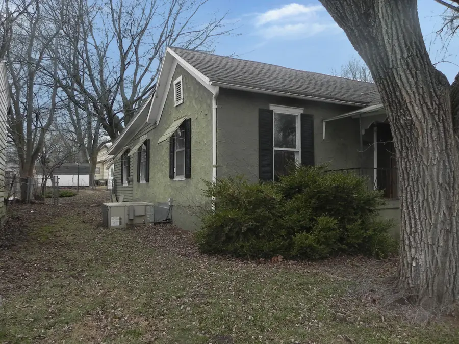 1009 N Clark St, Mexico, MO 65265 - #2