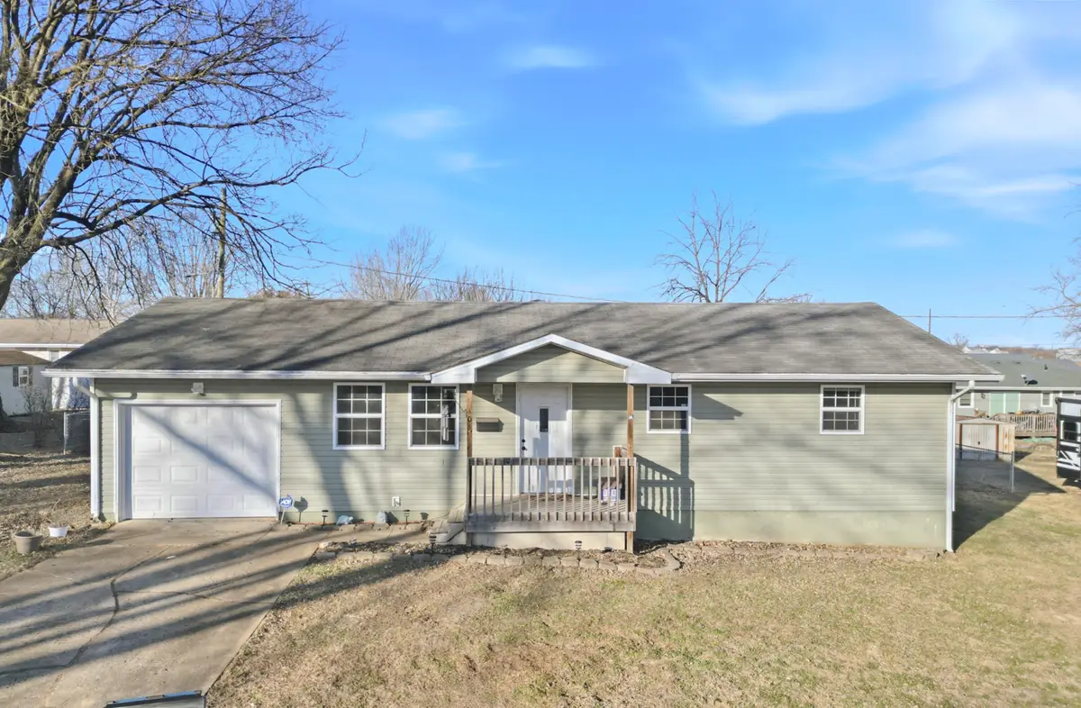 405 S Dunstan Dr, Eldon, MO 65026 - Image #1