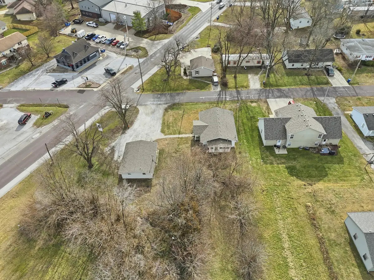 209 E Johnson Ave, Ashland, MO 65010 - Image #1